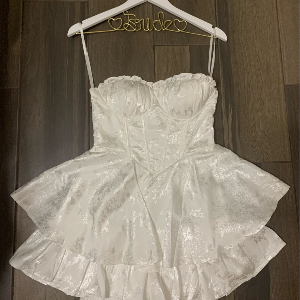 Selfie Leslie Paris Muse Gathered Bust Romper in White